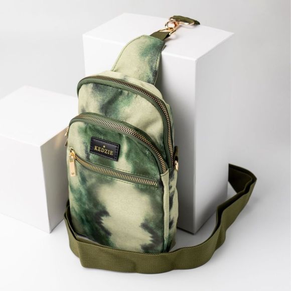 NWT Kedzie ROUNDTRIP CONVERTIBLE SLING Olive Tie Dye Crossbody Bag Purse - Picture 1 of 9